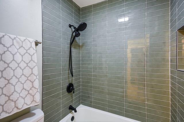 Building Photo - 6304 Whitemarsh Valley Walk