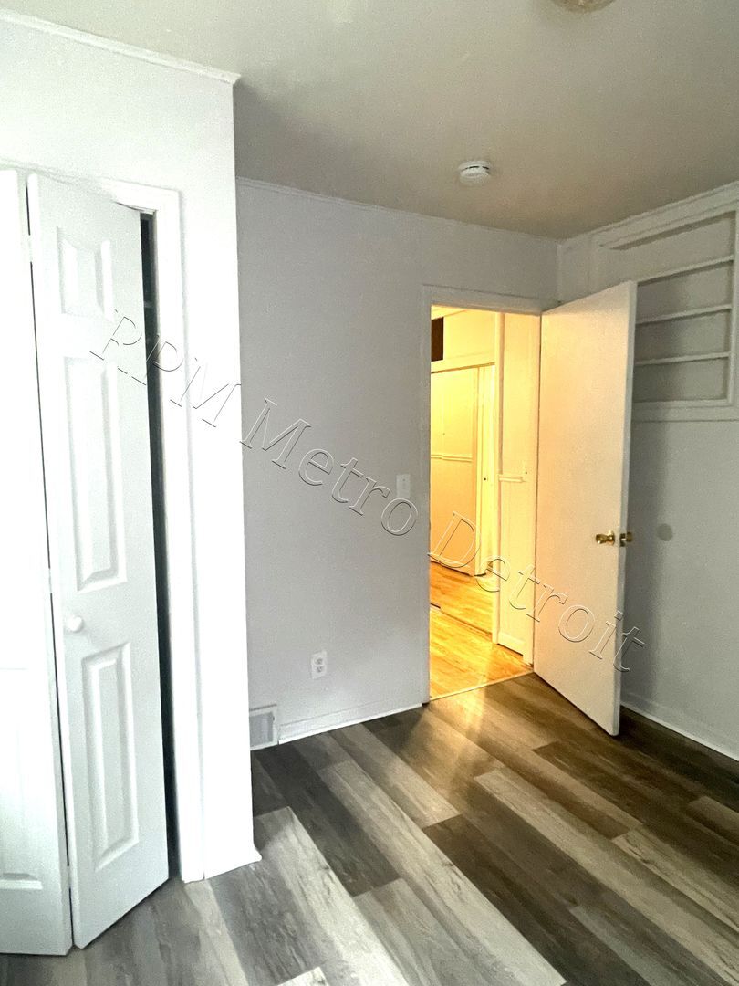 Building Photo - 32851 Linderman Ave