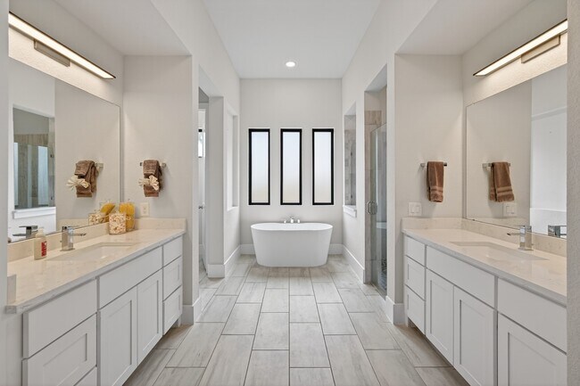 Building Photo - 10561 Lake Palmetto Dr