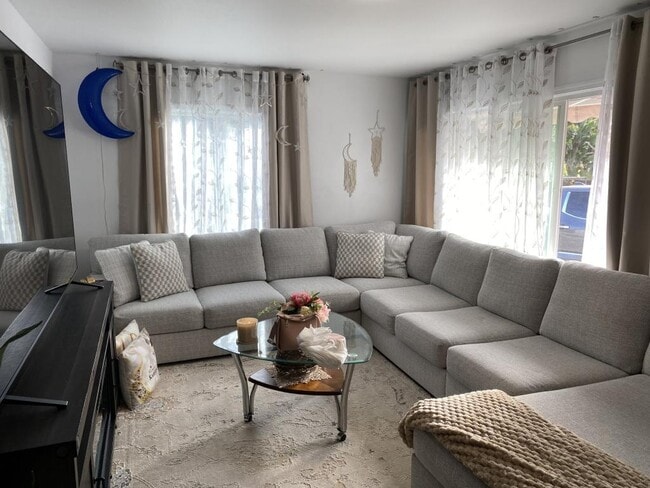 Building Photo - 5254 San Jacinto Pl