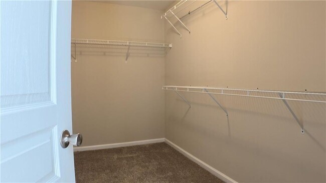 Building Photo - 3440 Kentwater Dr