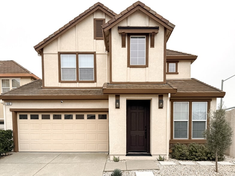 Building Photo - 640 Granite Ln