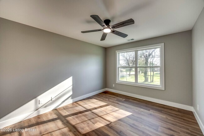 Building Photo - 114 N Elm Grove Ave