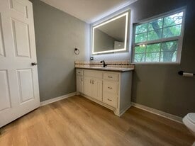 Building Photo - 208 N Blanton