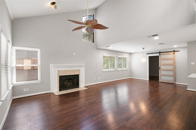 Building Photo - 54 Sawmill Grove Ln