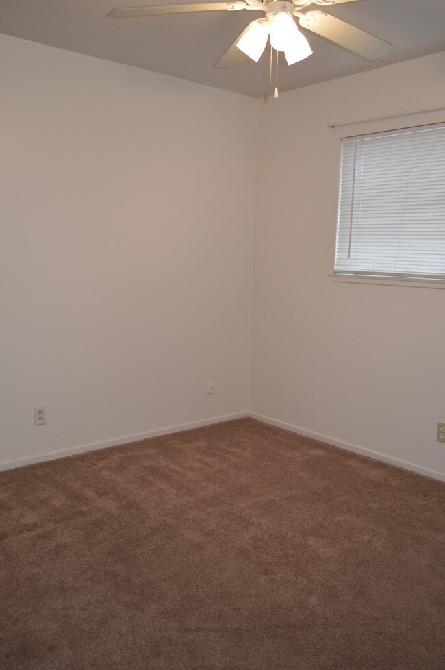 Building Photo - 514 S King St