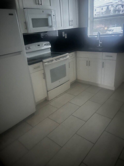 Building Photo - 102 SW 4th Ave