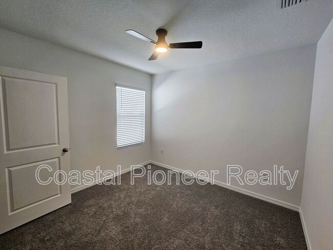 Building Photo - 32476 Weathered Oak Dr