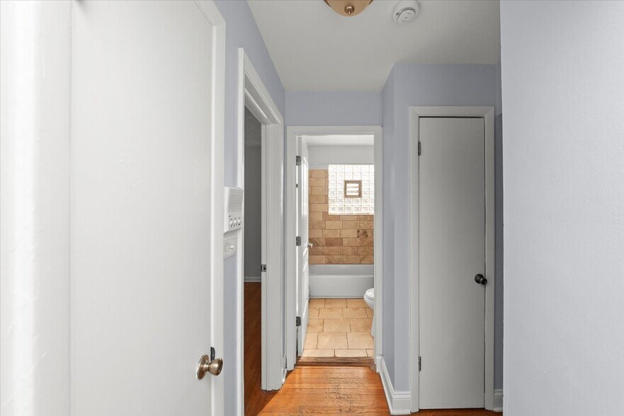 Building Photo - 335 Custer Ave