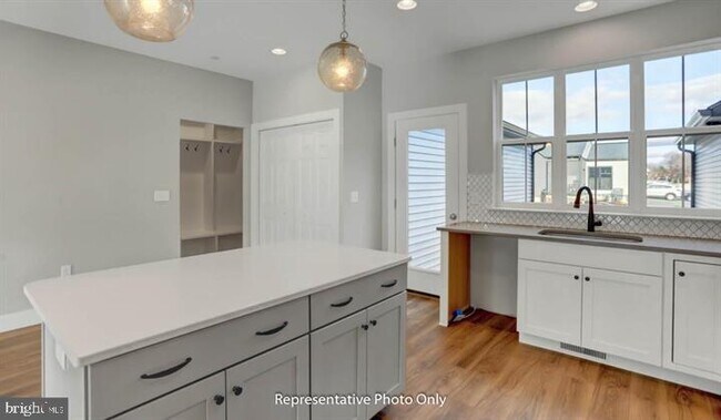 Building Photo - 403 Estate Dr