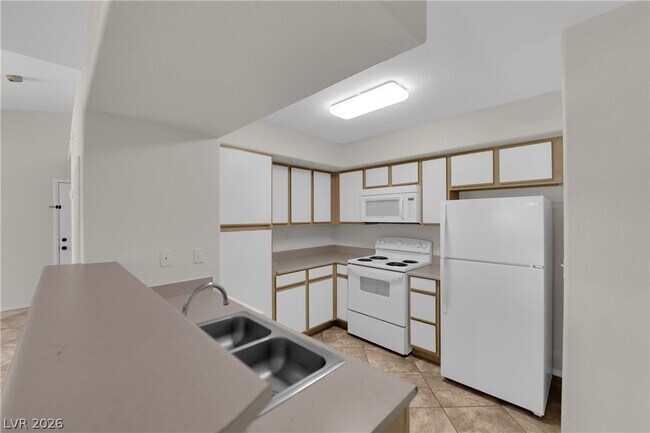 Building Photo - 2300 E Silverado Ranch Blvd