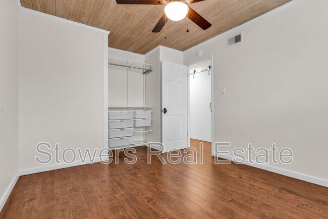 Building Photo - 3928 Dartmouth Way