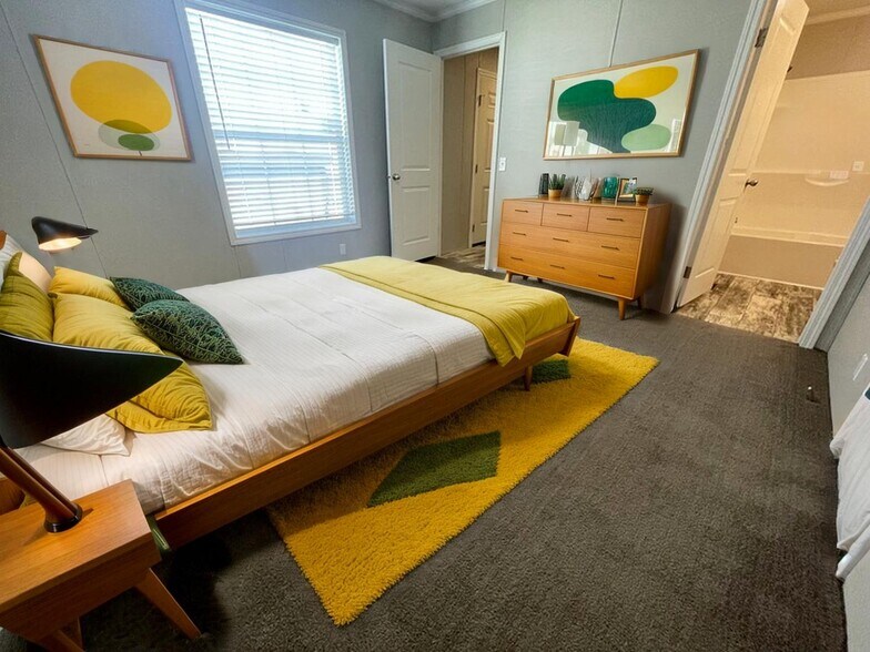 Building Photo - 38039 Leverette Ave