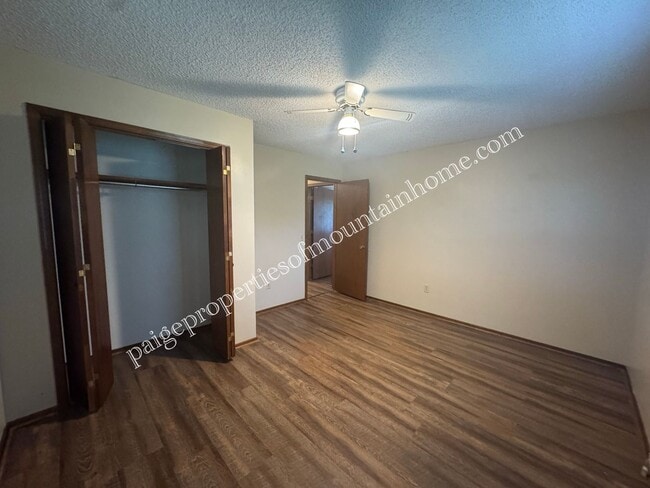 Building Photo - Post Oak Home