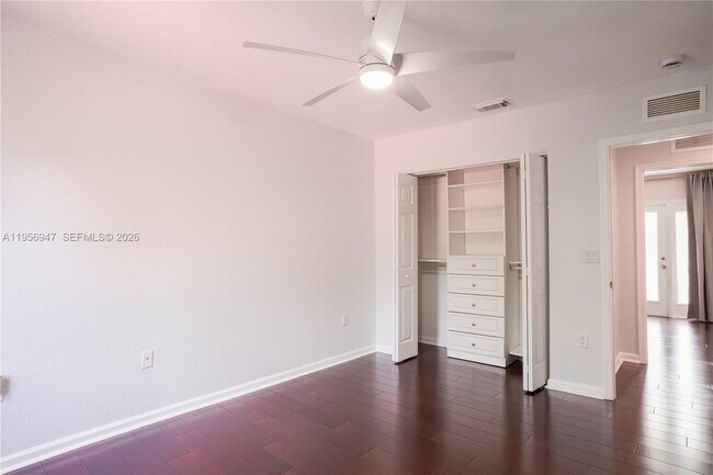 Building Photo - 1518 Fenton Dr