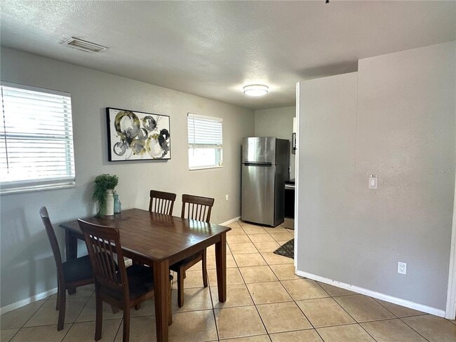 Building Photo - 999 Dr. M.L.K. Jr St S