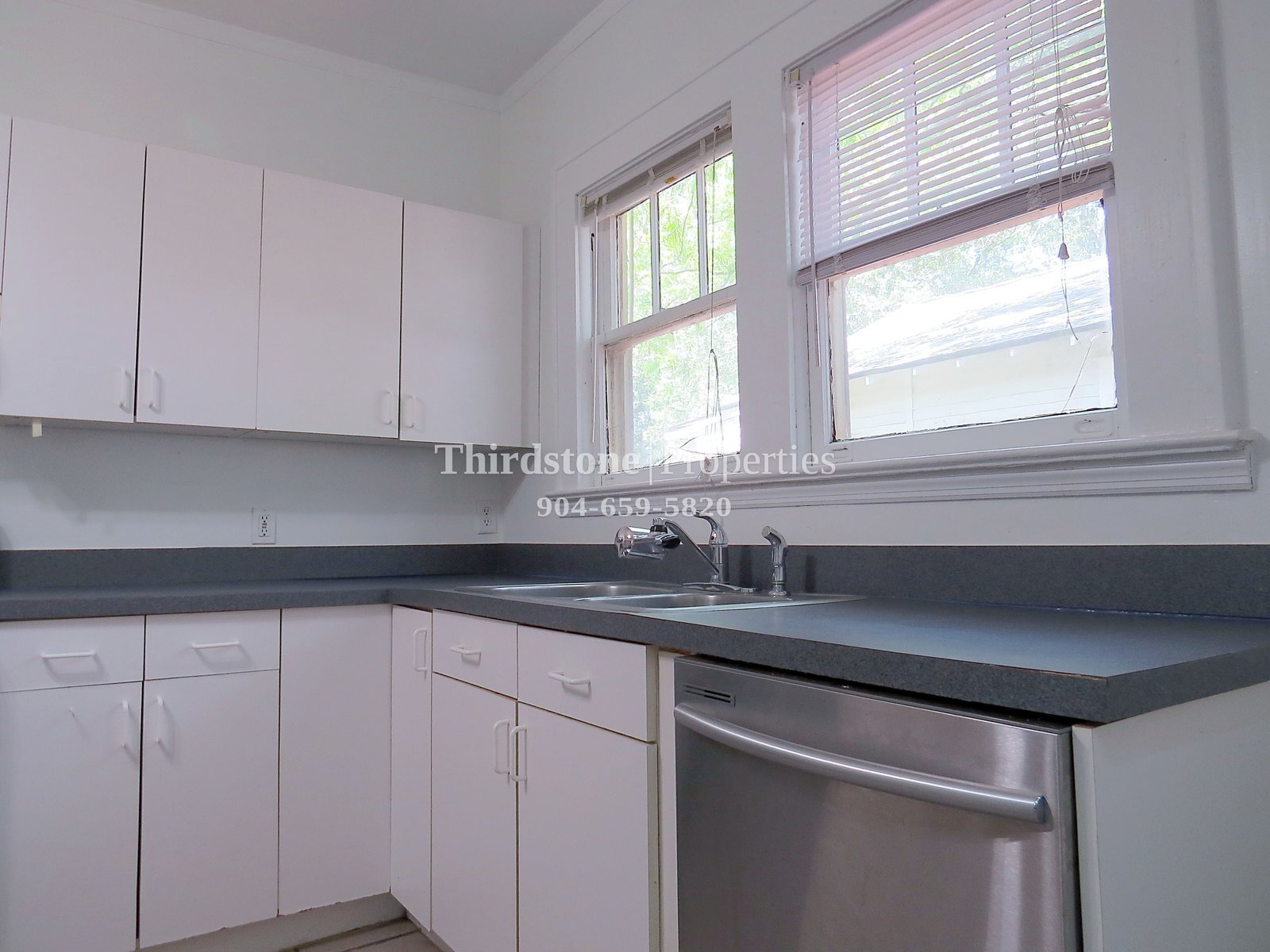 Building Photo - 2881 Selma St