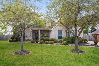 Building Photo - 11 Crest Gate