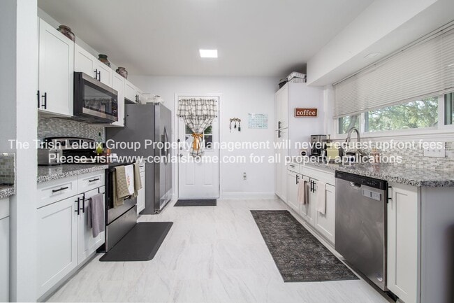 Building Photo - 3 Bed in Alexandria Available