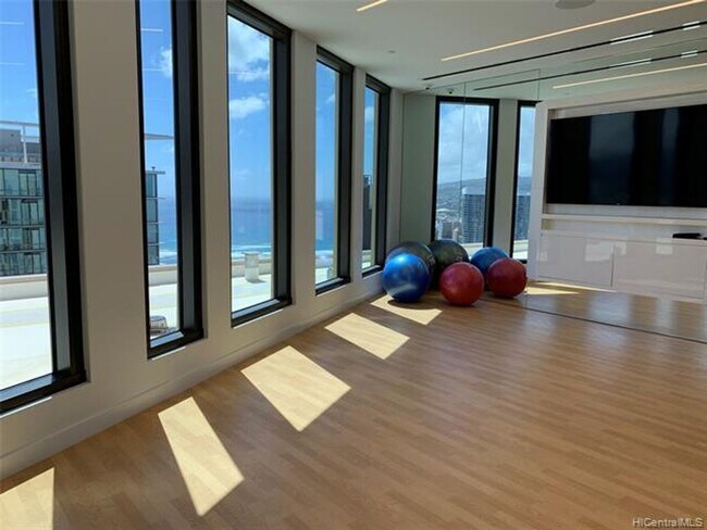 Building Photo - Luxury Studio. Furnished.  Kakaako.