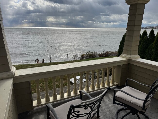 Building Photo - 3 Crescent Bluff Ave