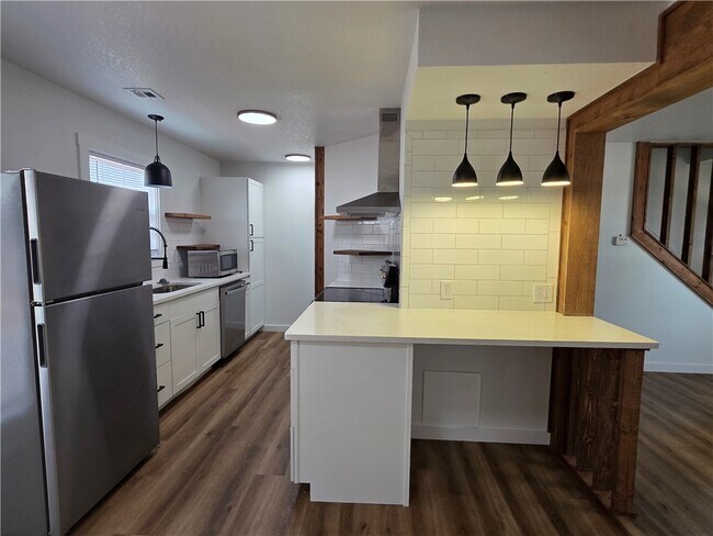 Building Photo - 2304 SE Jayel Terrace