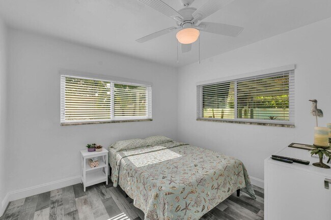 Building Photo - 530 NE 17th St