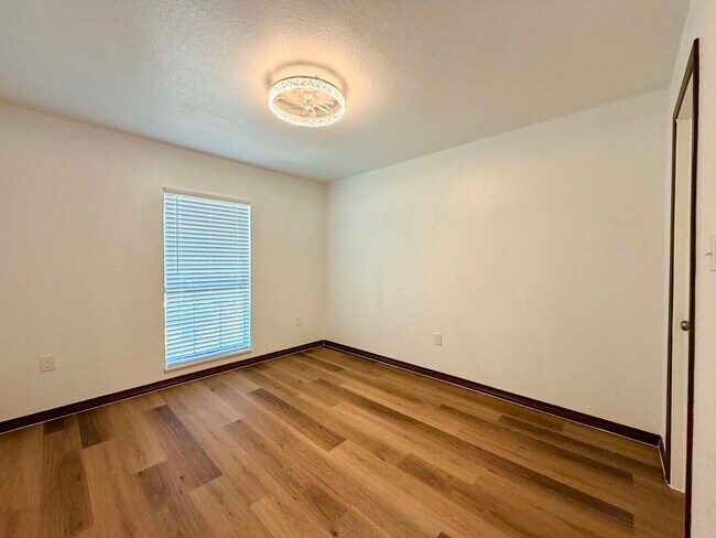 Building Photo - 10715 Carvel Ln