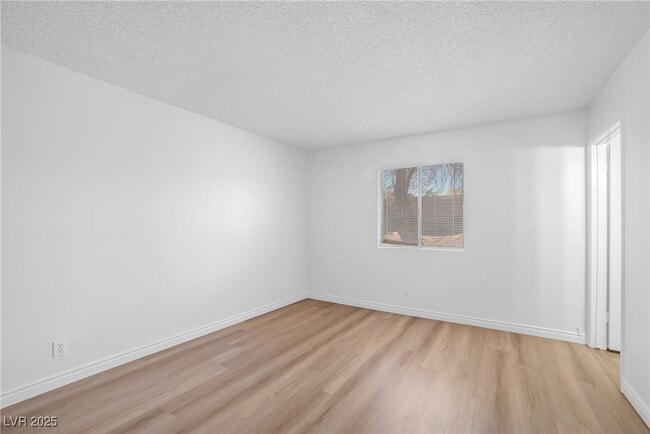 Building Photo - 540 Longtree Ave