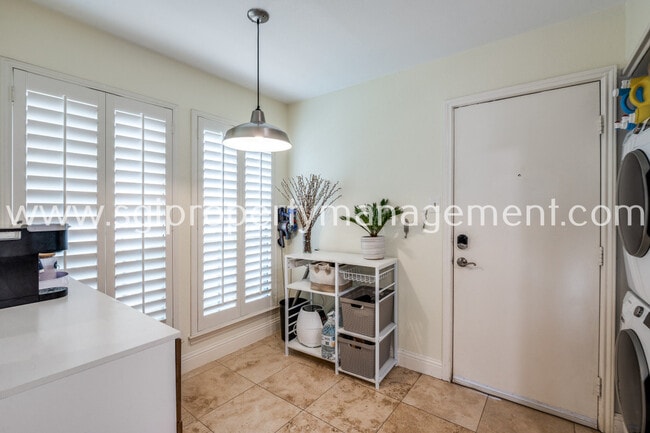 Building Photo - 5100 Verde Valley Ln