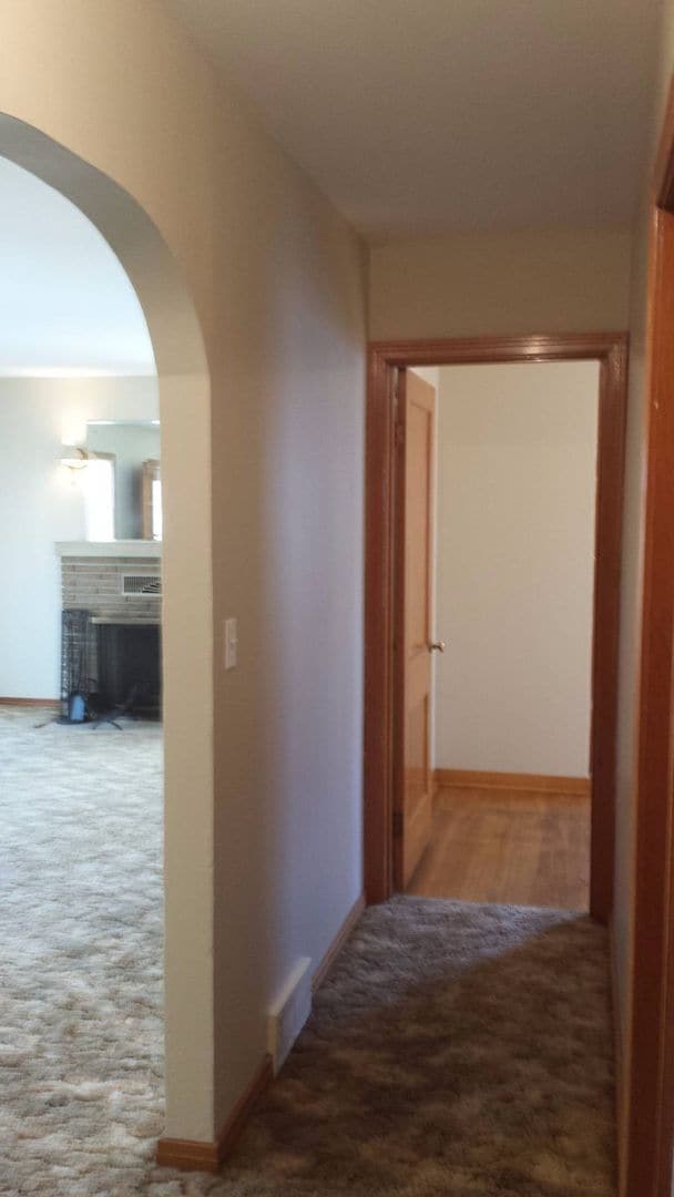 Building Photo - 3 Bedroom, 1.5 Bathroom House with Detached Double Garage