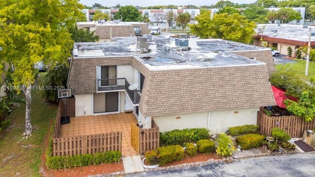 Building Photo - 8107 SW 23rd Ct