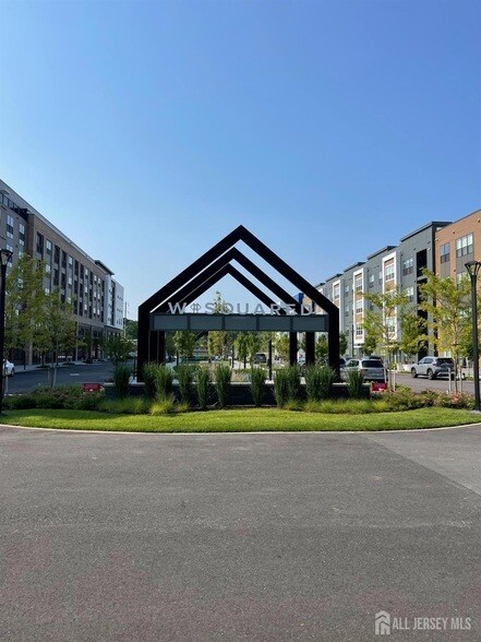 Building Photo - 103 Vaughn Dr