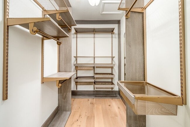 Building Photo - 95 Short Dr