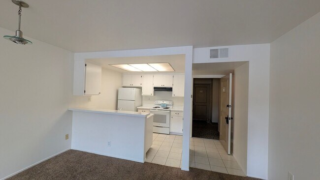 Building Photo - Move in ready - 1 Bedroom 1 bath on San Diego Mission Rd.
