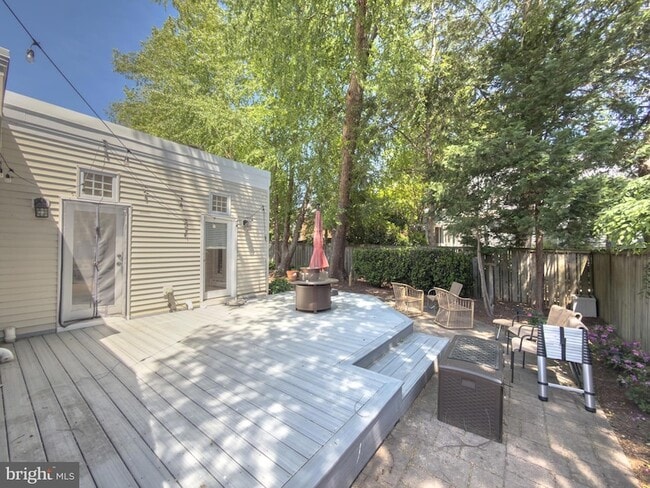 Building Photo - 8403 Bradmoor Dr