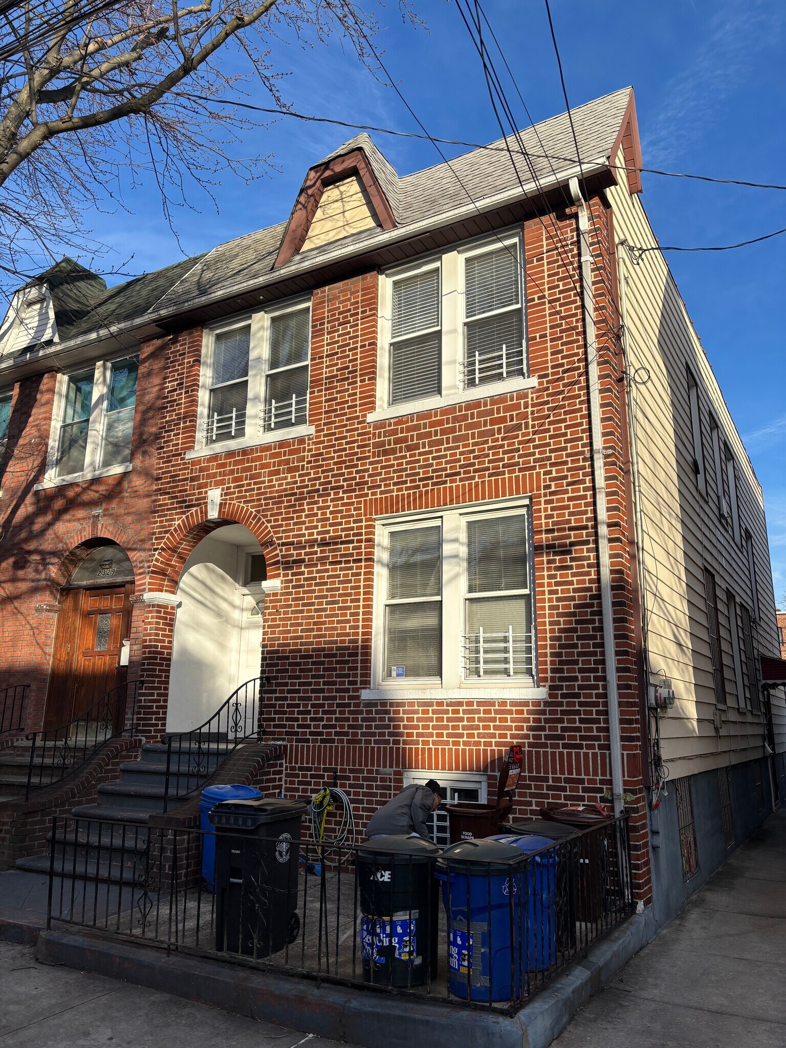 Building Photo - 2333 E 24th St