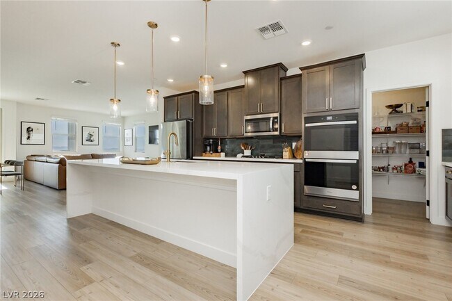 Building Photo - 1410 Whistling Kite St