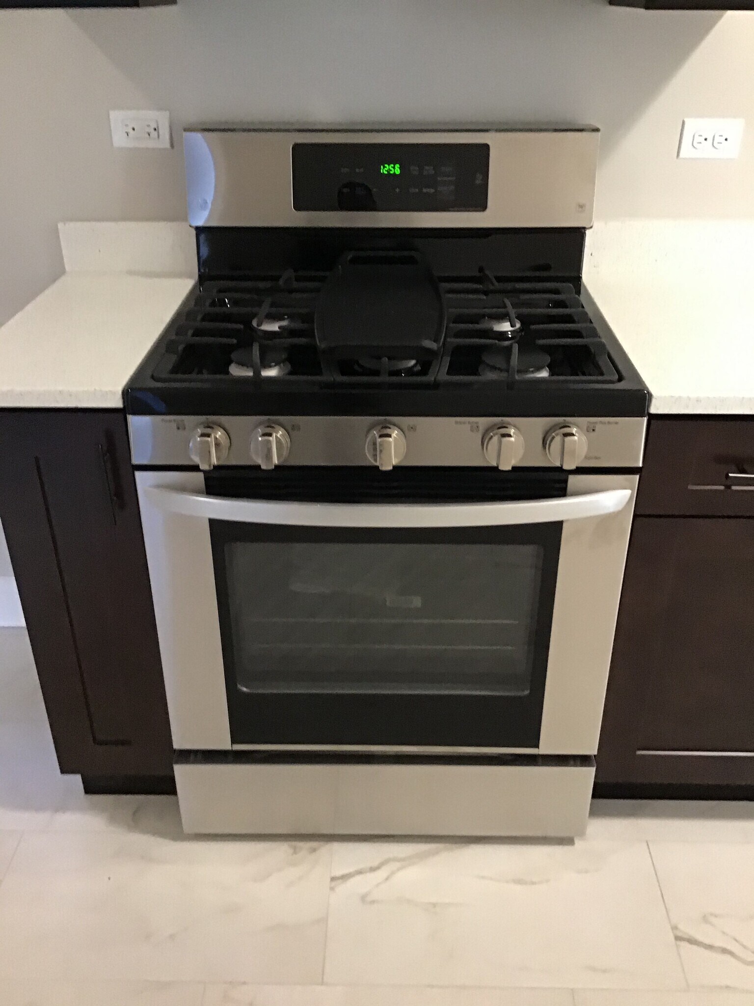 Building Photo - 8048 S Marshfield Ave