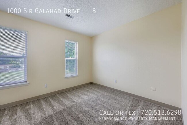 Building Photo - 1000 Sir Galahad Dr