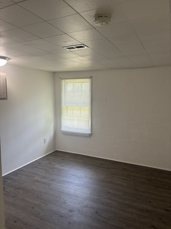 Building Photo - 1539 Red Binkley Rd