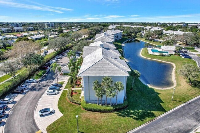 Building Photo - 6049 Balboa Cir