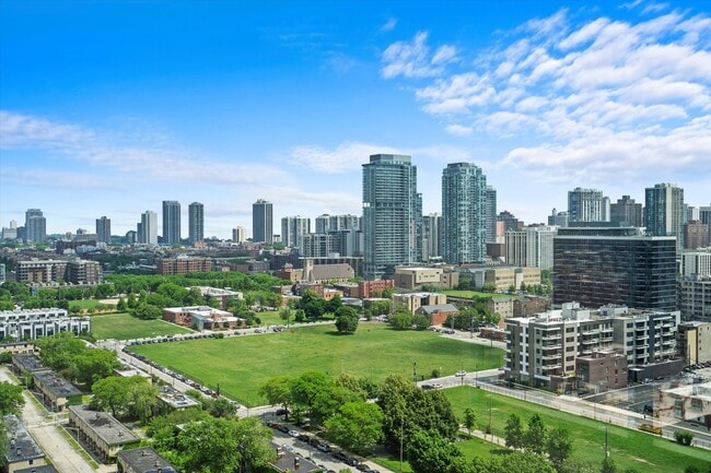 Building Photo - 808 N Cleveland Ave