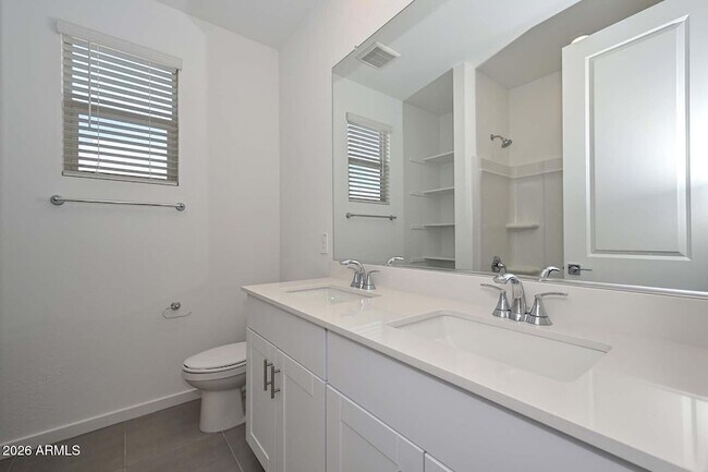 Building Photo - 16004 W Honeysuckle Dr