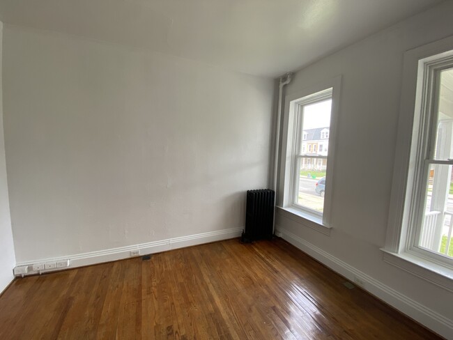 Building Photo - 256 W Jackson St
