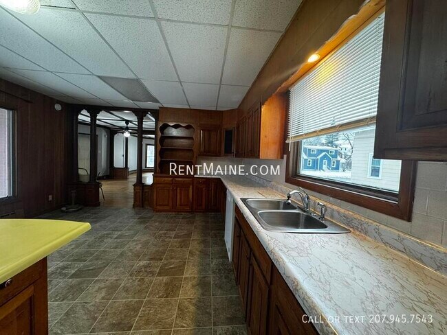 Building Photo - 6 Summer St