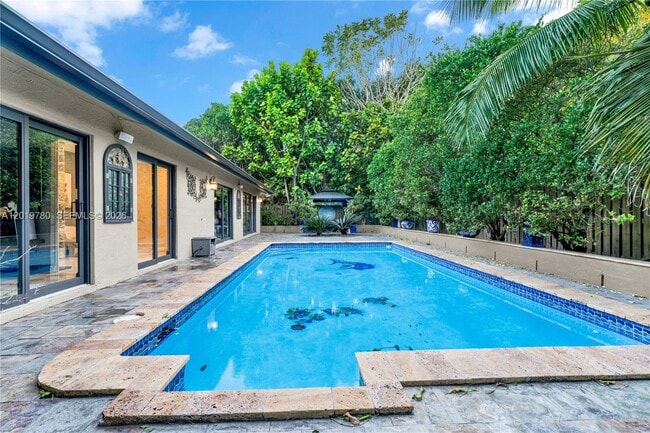 Building Photo - 15830 SW 139th Ave