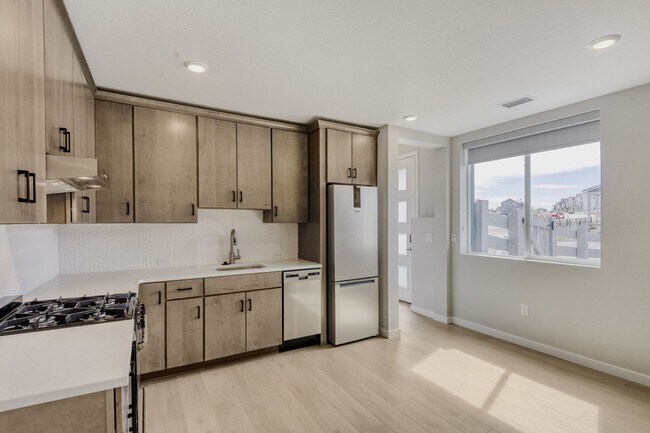 Building Photo - Brand-new residence with an ADU for rent in the highly sought-after Lyric at RidgeGate Lone Tree ...
