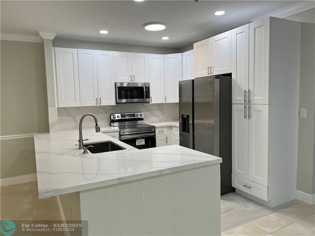 Building Photo - 4602 SW 160th Ave