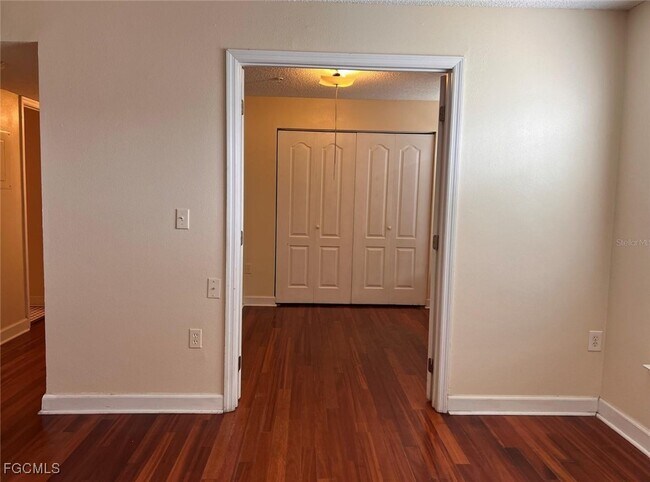 Building Photo - 2031 Dixie Belle Dr